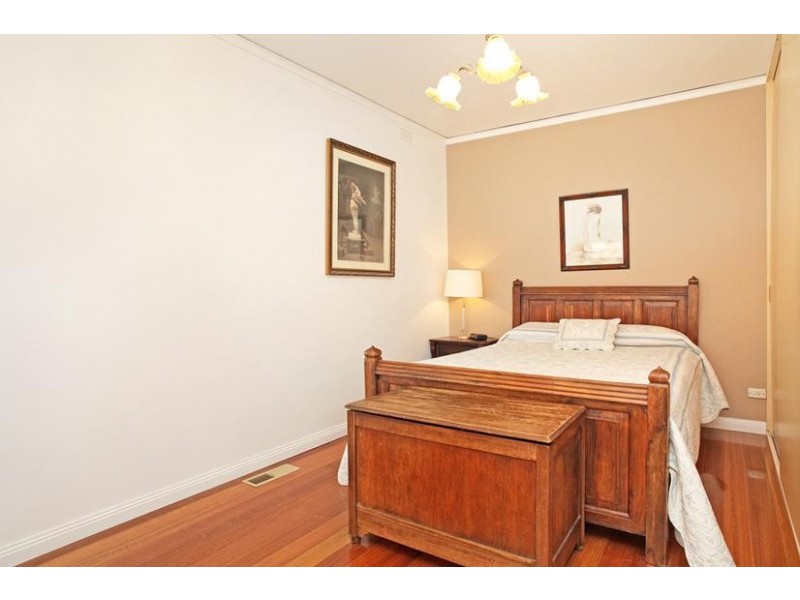 15 Myrtle Grove, Altona VIC 3018