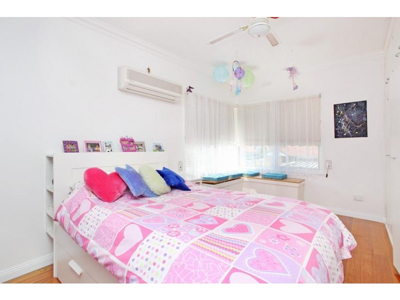 15 Myrtle Grove, Altona VIC 3018