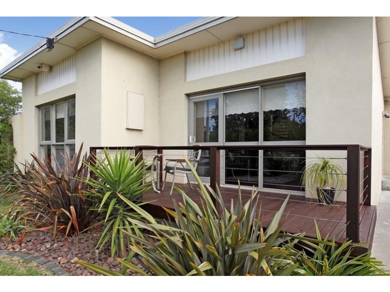 15 Myrtle Grove, Altona VIC 3018