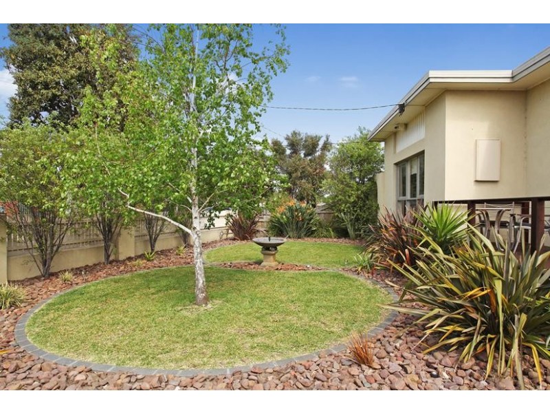 15 Myrtle Grove, Altona VIC 3018