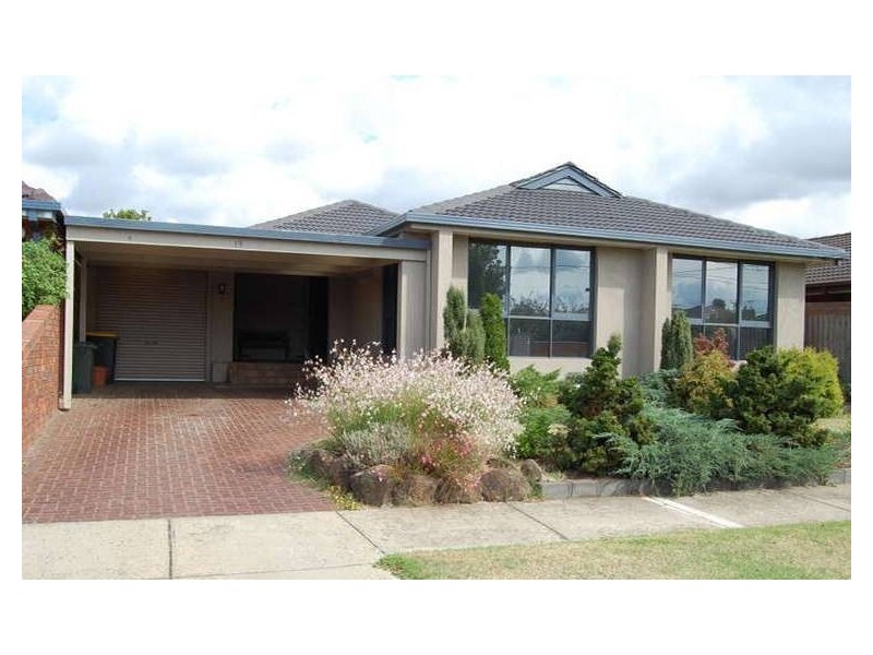 15 Bell Avenue, Altona VIC 3018