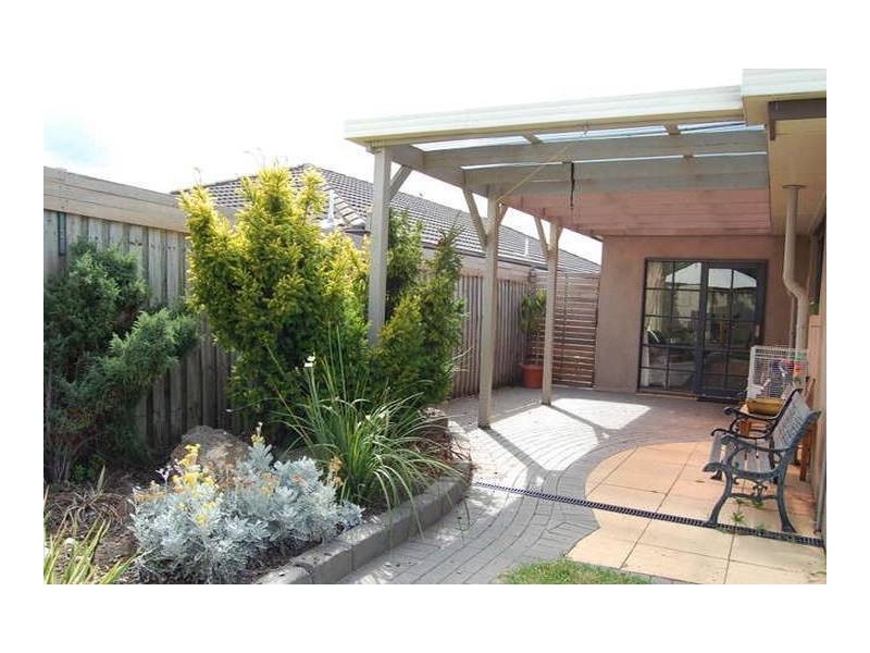 15 Bell Avenue, Altona VIC 3018