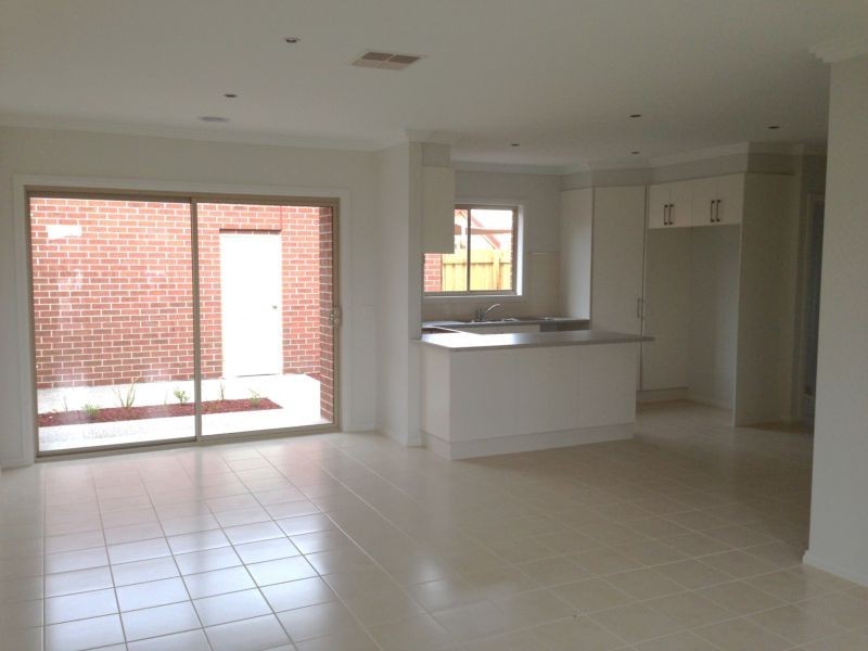 1/36 Myers Parade, Altona Meadows VIC 3028