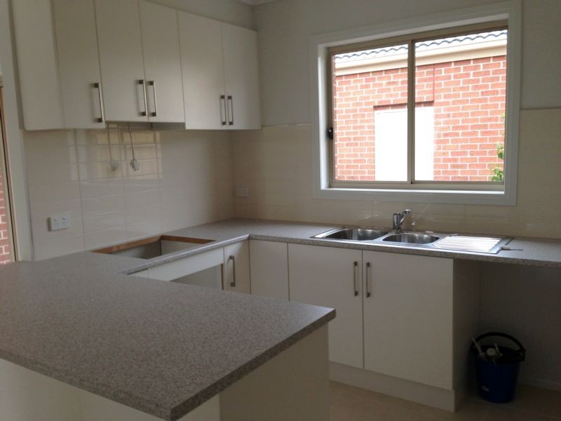 1/36 Myers Parade, Altona Meadows VIC 3028