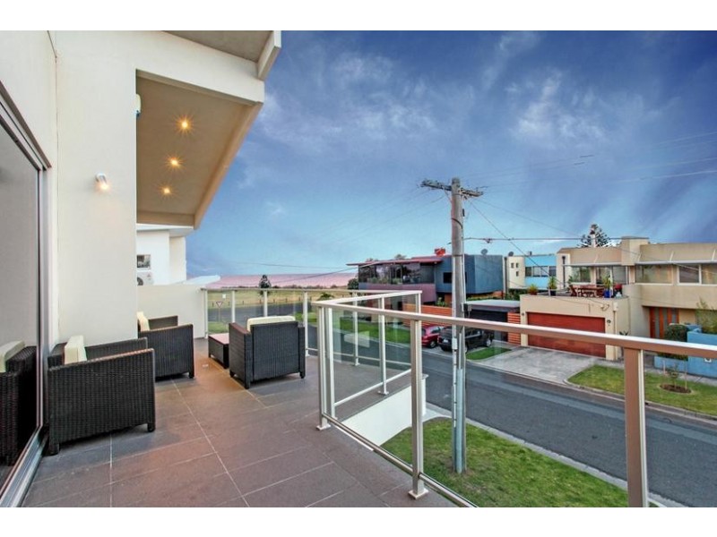 2B Garden Grove, Seaholme VIC 3018