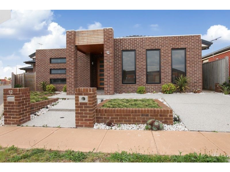 12 Shrike Terrace, Williams Landing VIC 3027