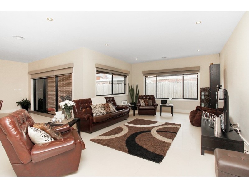 12 Shrike Terrace, Williams Landing VIC 3027
