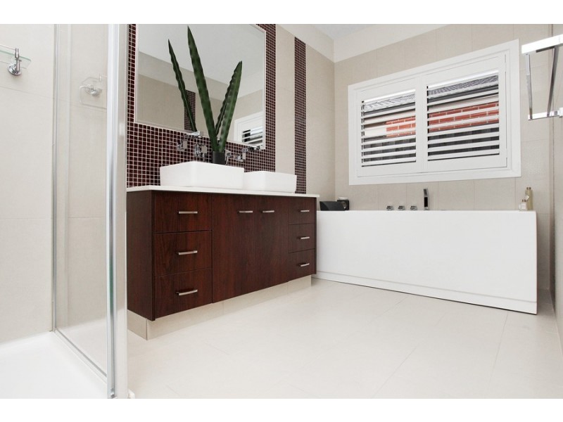 12 Shrike Terrace, Williams Landing VIC 3027