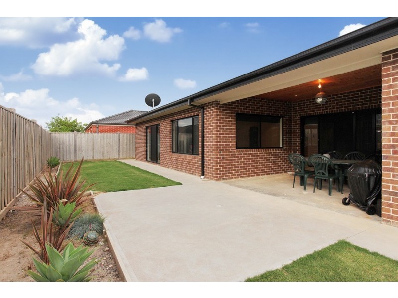12 Shrike Terrace, Williams Landing VIC 3027