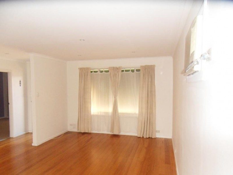 32 Hammond Street, Altona VIC 3018