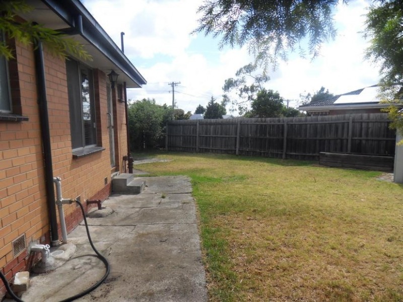 32 Hammond Street, Altona VIC 3018