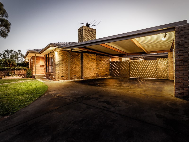 14 Polly Woodside Drive, Altona Meadows VIC 3028