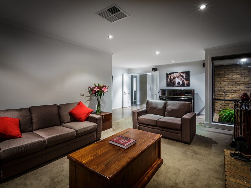 14 Polly Woodside Drive, Altona Meadows VIC 3028