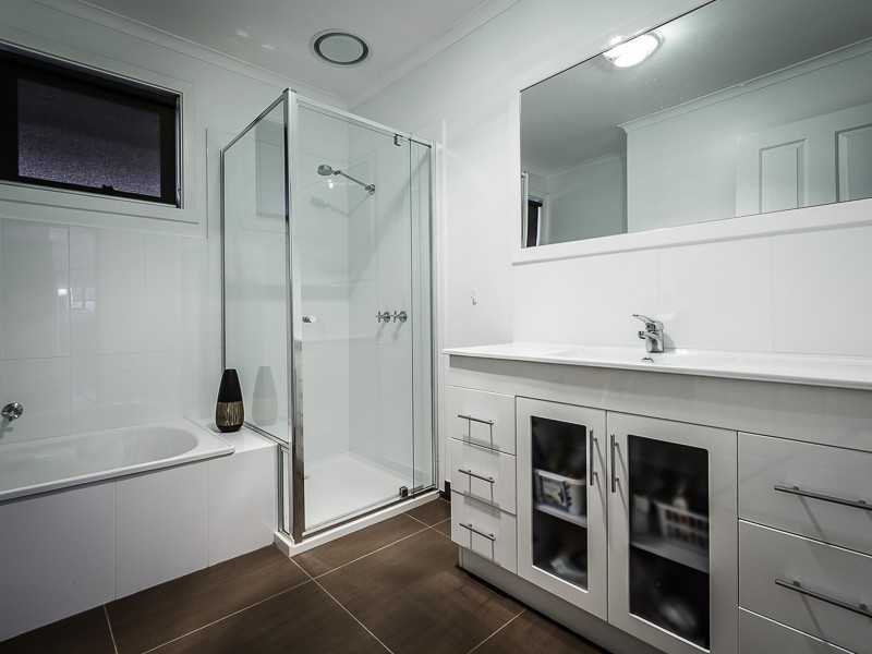 14 Polly Woodside Drive, Altona Meadows VIC 3028