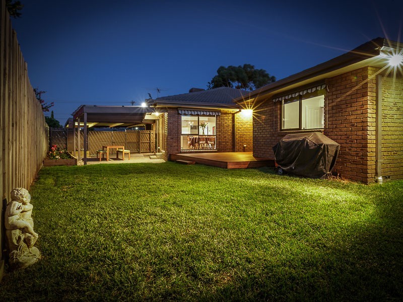 14 Polly Woodside Drive, Altona Meadows VIC 3028