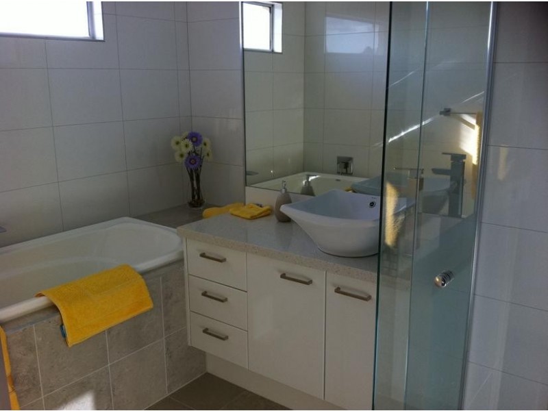 42A Davies Street, Altona VIC 3018