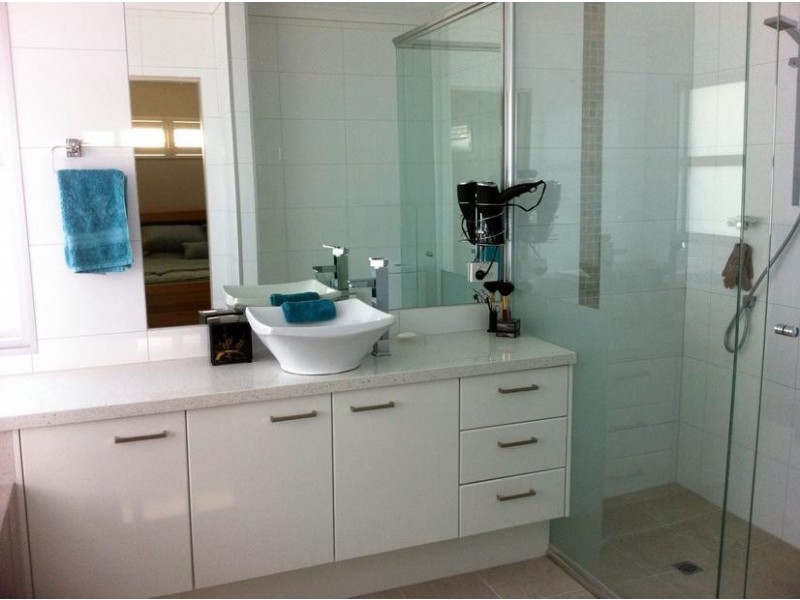 42A Davies Street, Altona VIC 3018