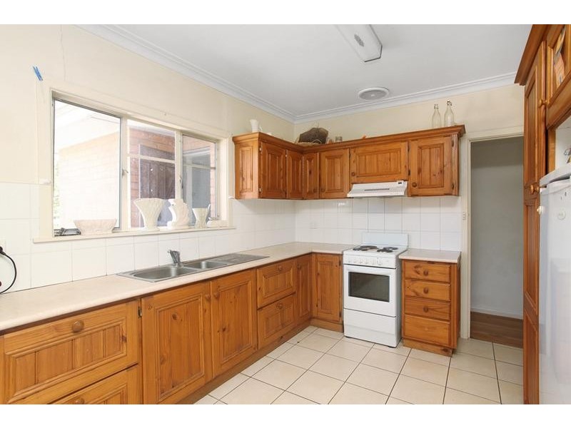 17 Chifley Avenue, Altona VIC 3018