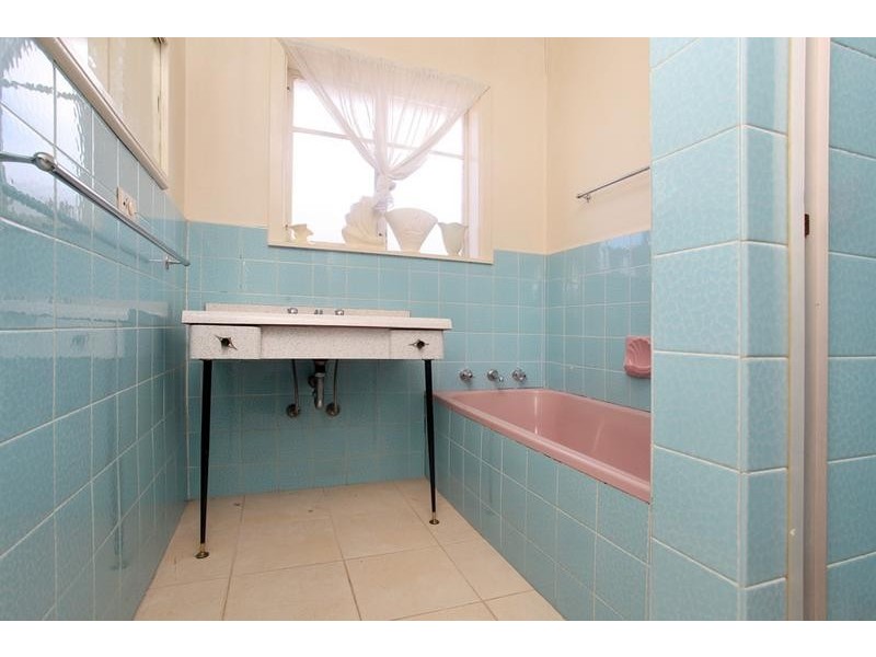 17 Chifley Avenue, Altona VIC 3018