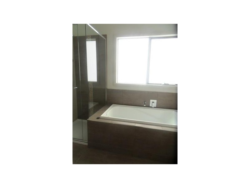 1/15 Edwards Avenue, Altona North VIC 3025