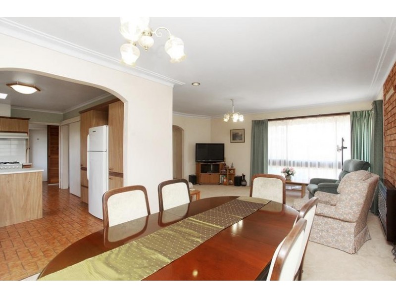 128 Grieve Parade, Altona VIC 3018