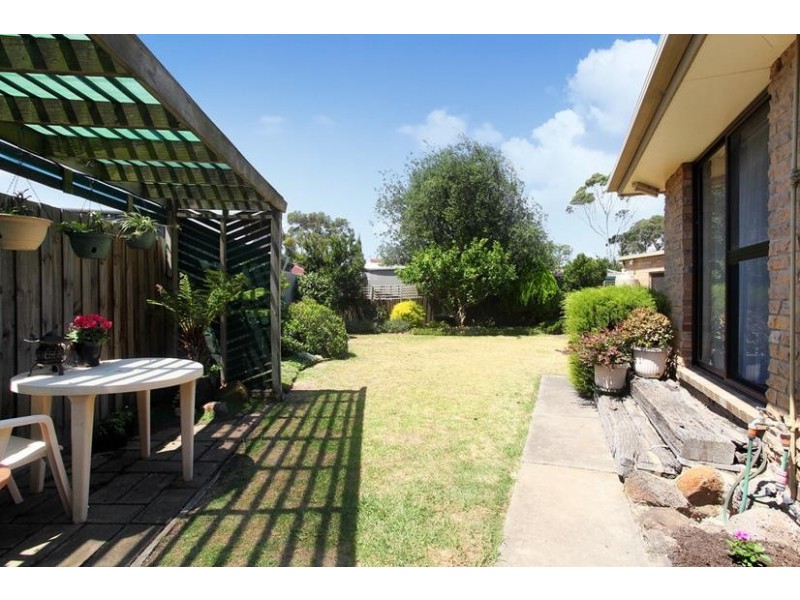 128 Grieve Parade, Altona VIC 3018