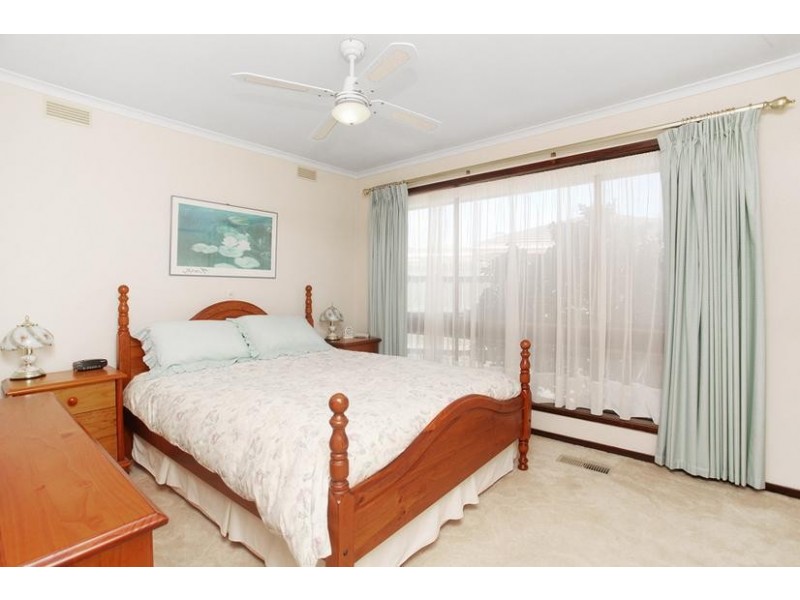 128 Grieve Parade, Altona VIC 3018