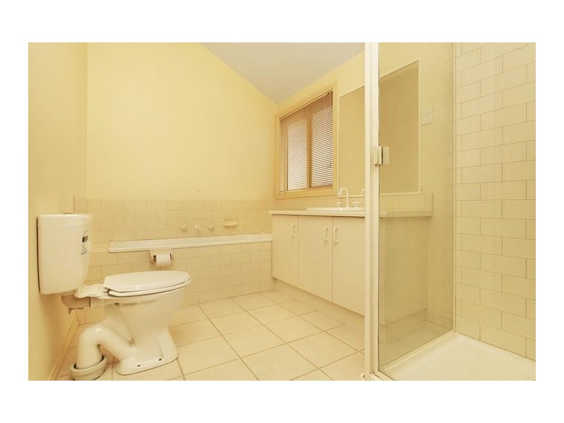 2/212 Queen Street, Altona VIC 3018