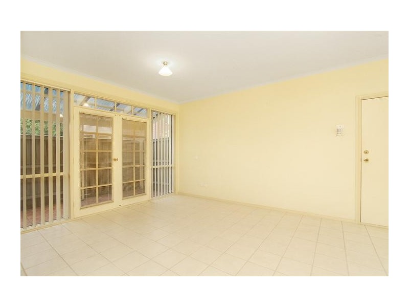 2/212 Queen Street, Altona VIC 3018