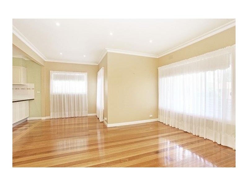 16 Karingal Street, Altona VIC 3018