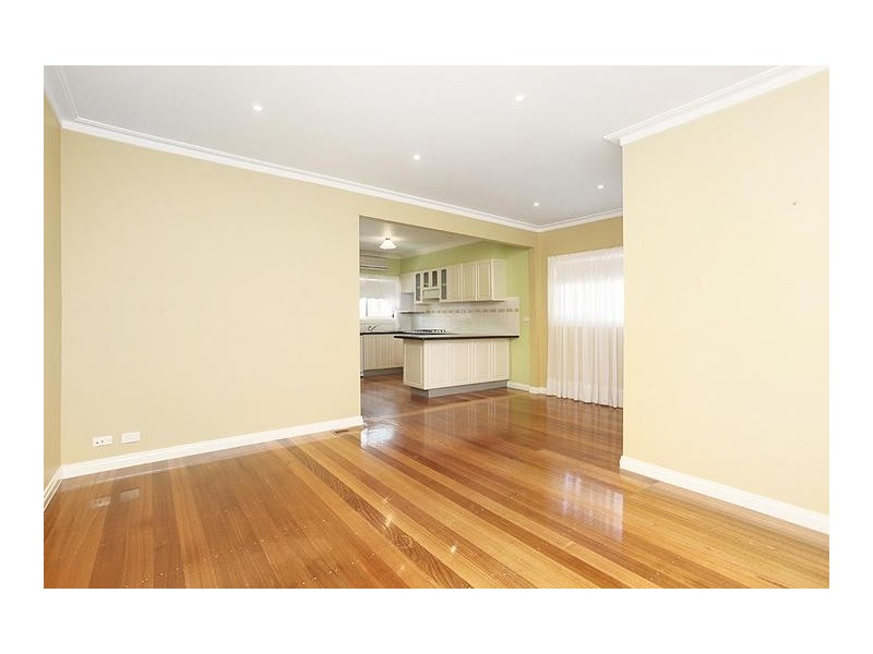 16 Karingal Street, Altona VIC 3018