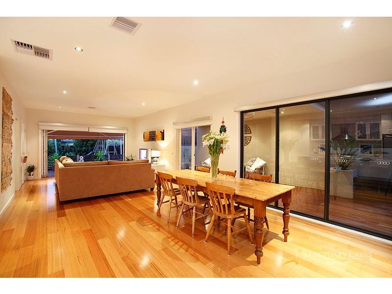 7 Robson Street, Sanctuary Lakes VIC 3030