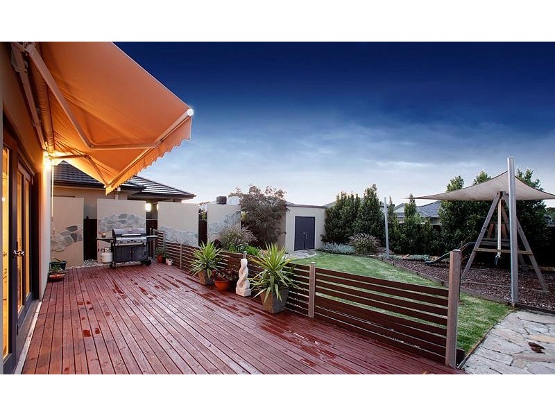 7 Robson Street, Sanctuary Lakes VIC 3030