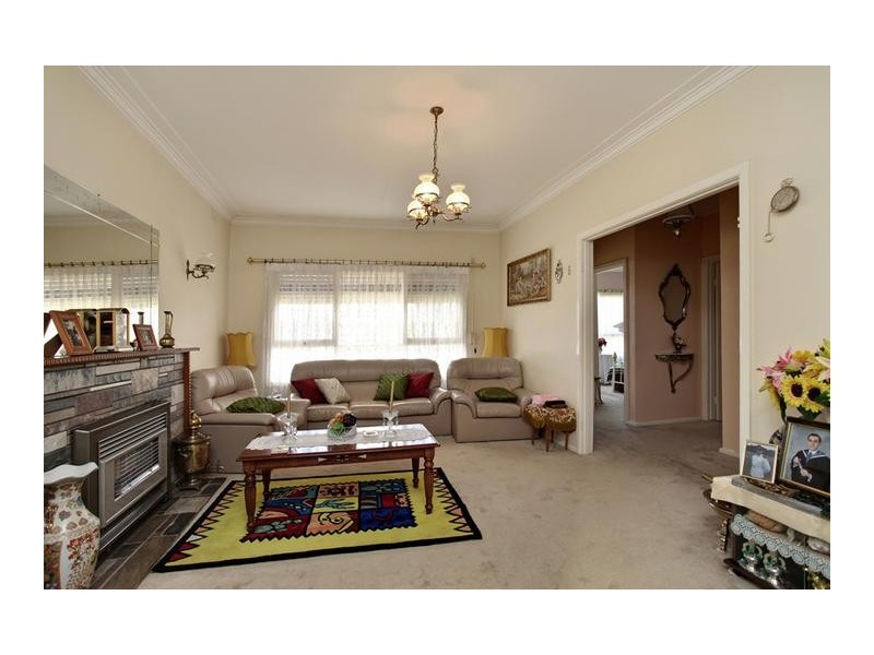 14 Finley Road, Altona VIC 3018