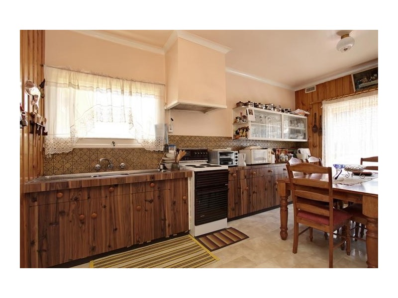 14 Finley Road, Altona VIC 3018