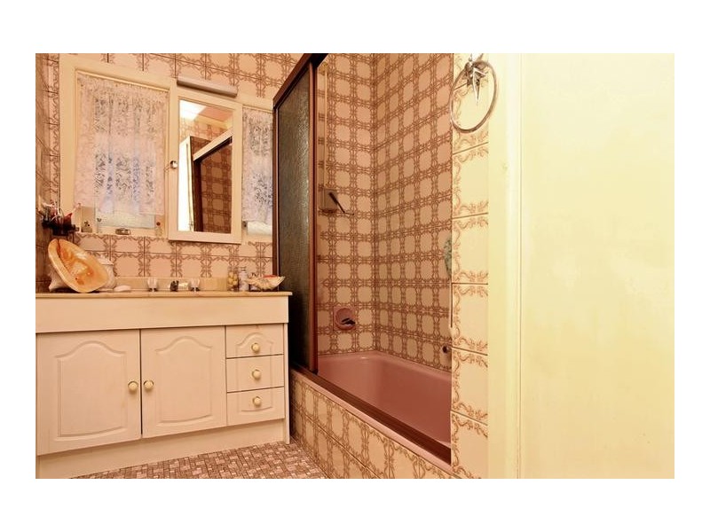 14 Finley Road, Altona VIC 3018