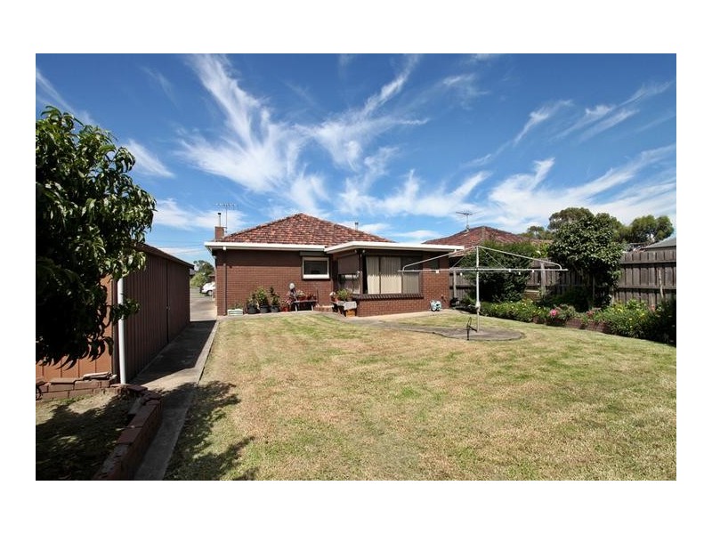 14 Finley Road, Altona VIC 3018