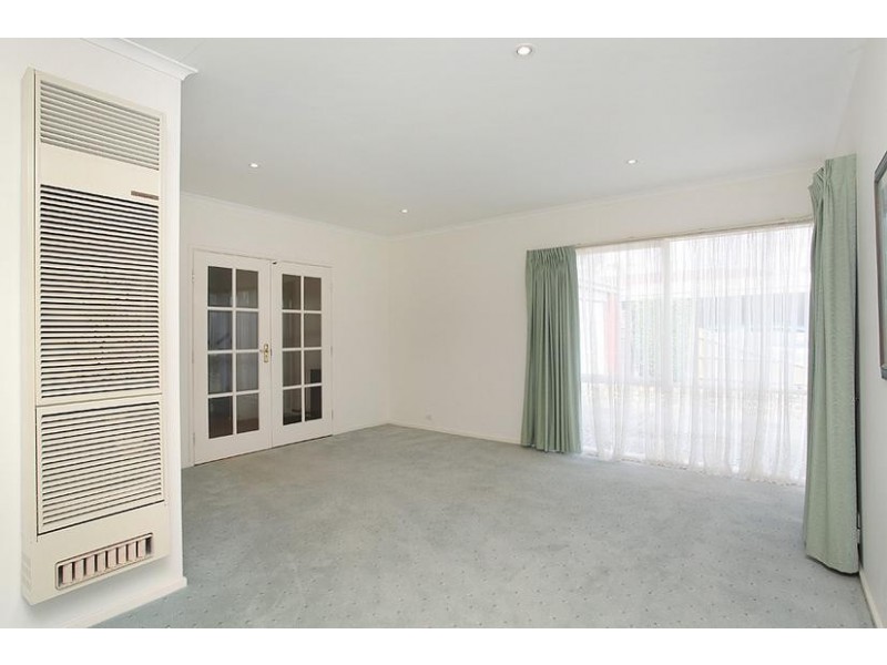 8 Munro Court, Altona Meadows VIC 3028