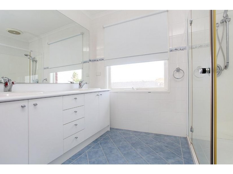 8 Munro Court, Altona Meadows VIC 3028