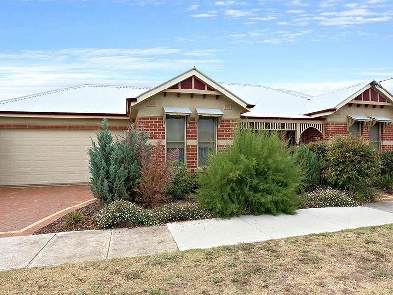 51 Linnet Street, Altona VIC 3018