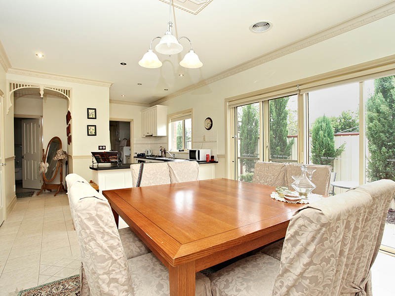 51 Linnet Street, Altona VIC 3018