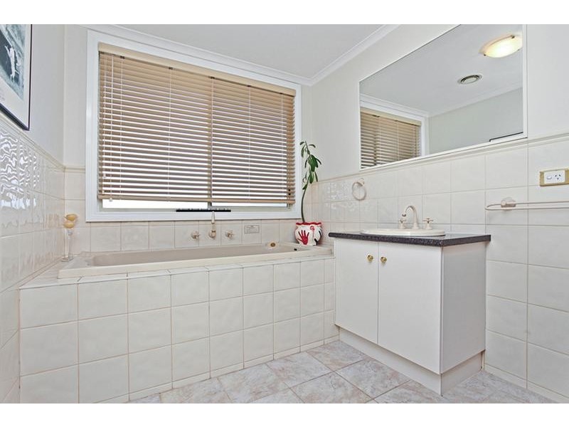 3/215 Queen Street, Altona VIC 3018