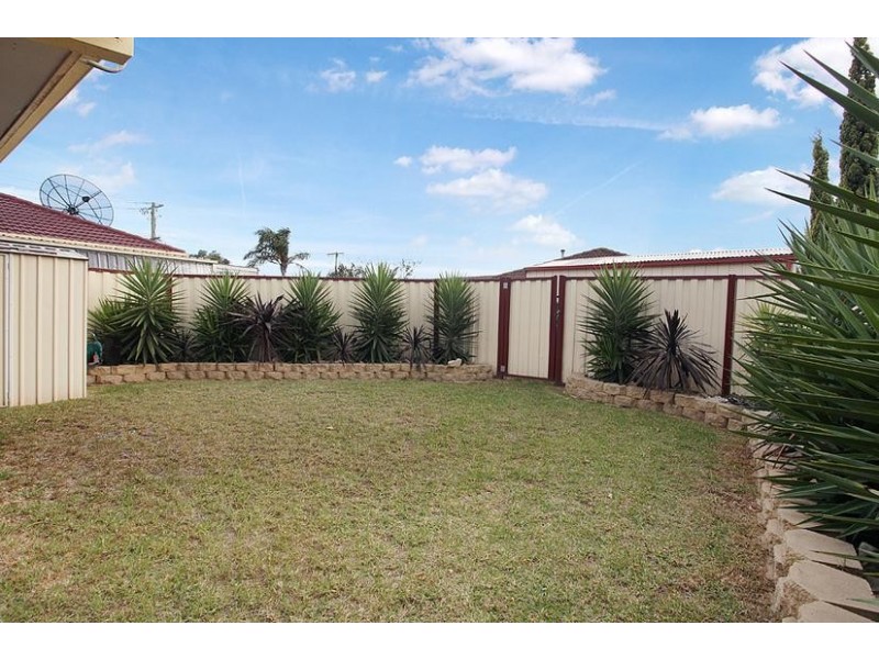 1/44 Central Avenue, Altona Meadows VIC 3028