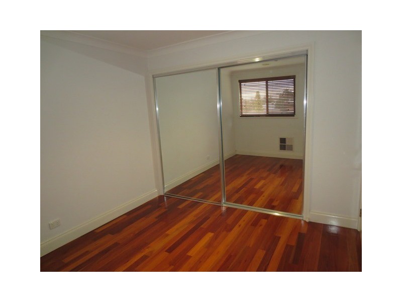 1/28 Bracken Grove, Altona VIC 3018