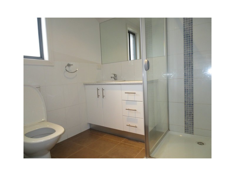 1/28 Bracken Grove, Altona VIC 3018