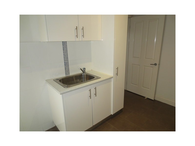 1/28 Bracken Grove, Altona VIC 3018