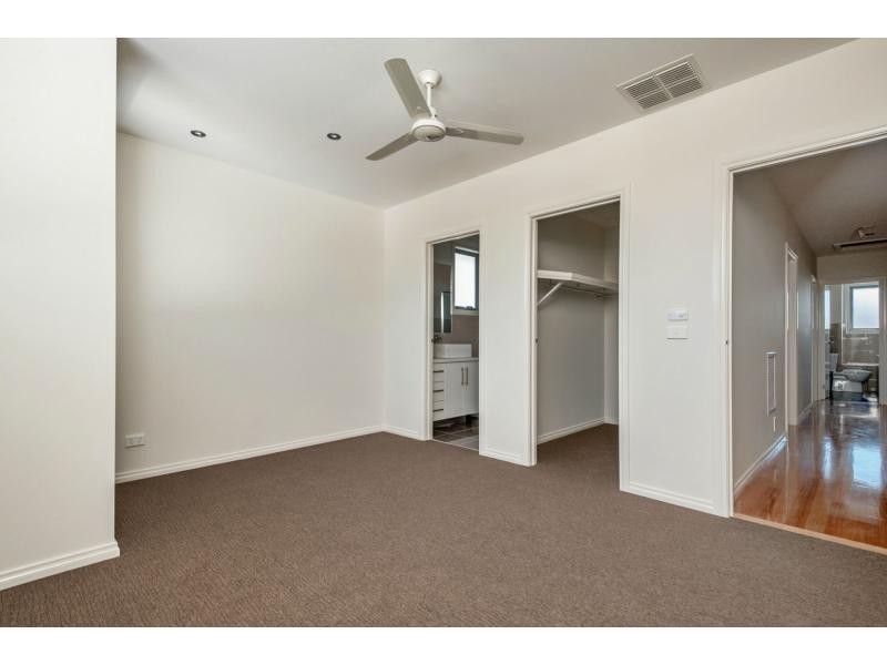 1/24 Stapley Crescent, Altona North VIC 3025
