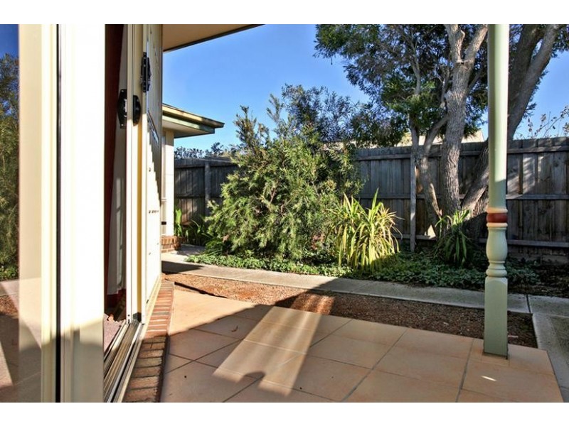 2/25 Bayview Street, Altona VIC 3018