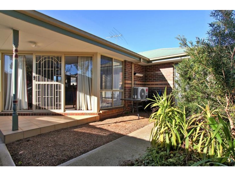 2/25 Bayview Street, Altona VIC 3018