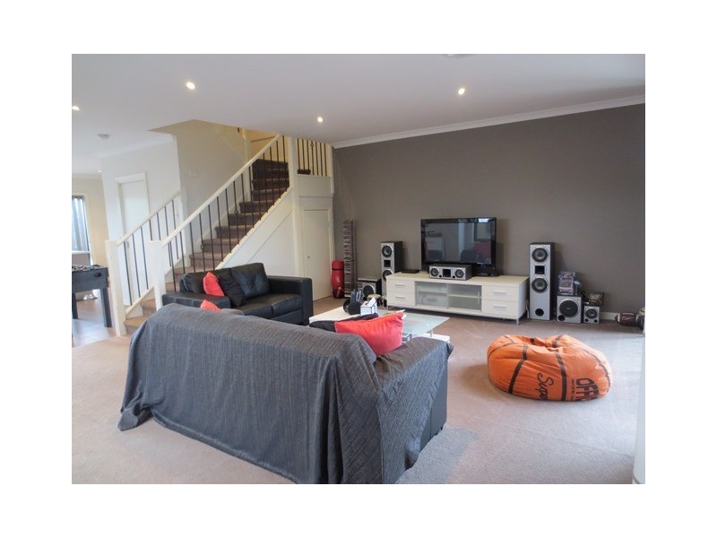 37 Swamphen Drive, Williams Landing VIC 3027